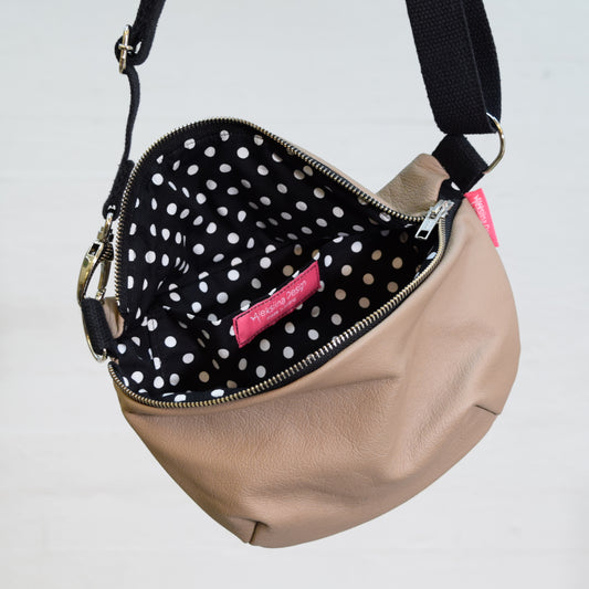 Aleksiina Design Olga crossbody -laukku nahkaa beige