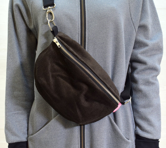 Olga crossbody -laukku vakosametti, ruskea