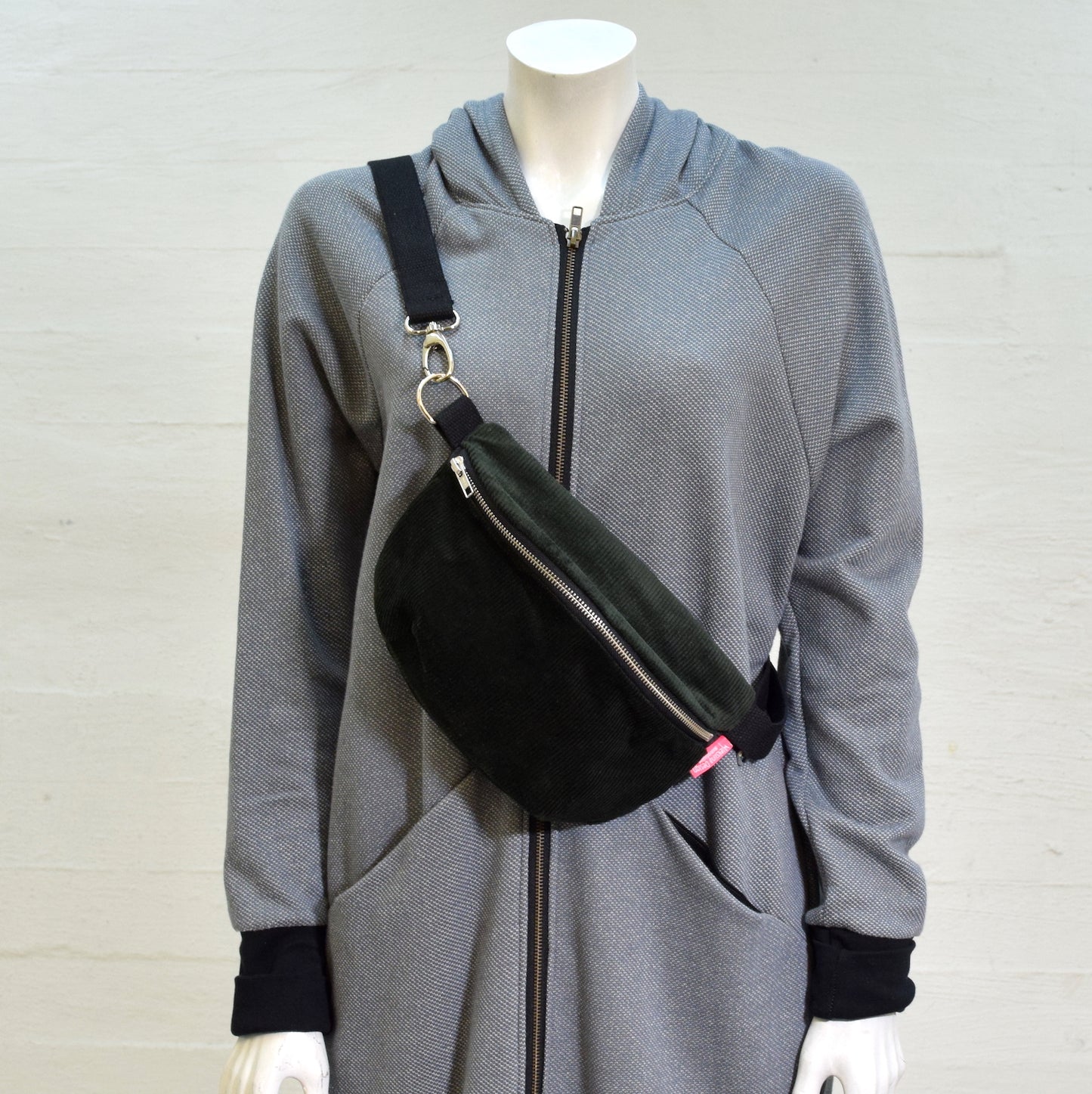 Olga crossbody -laukku vakosametti, vihreä