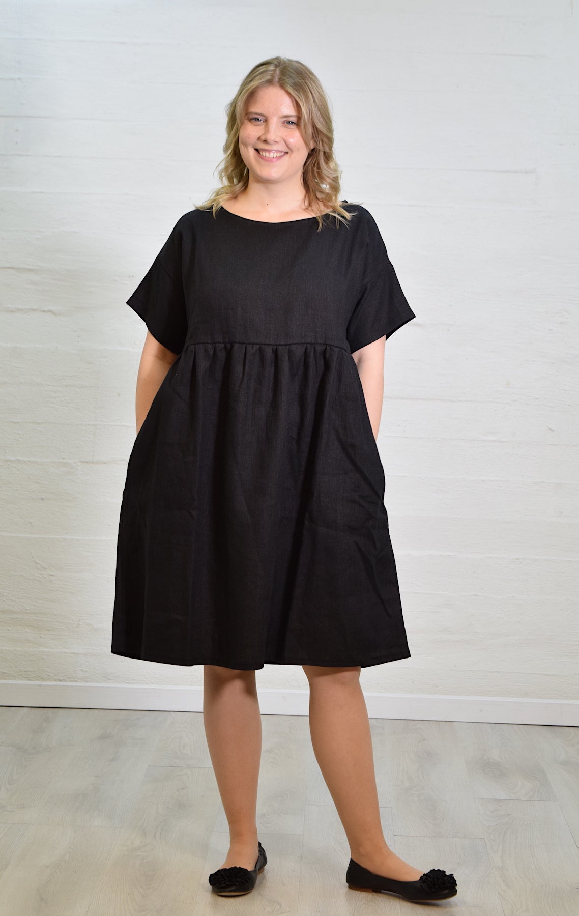Preeria Linen Dress, black