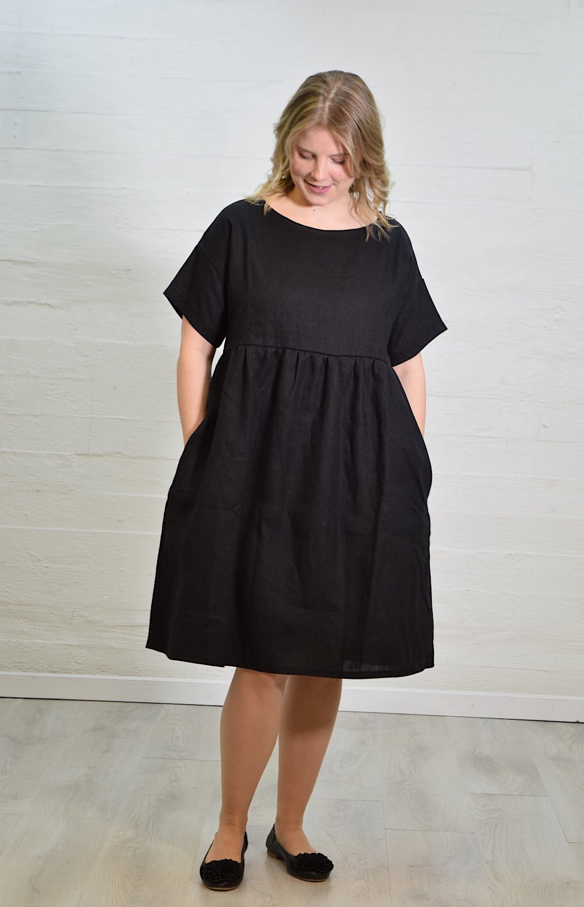 Preeria Linen Dress, black