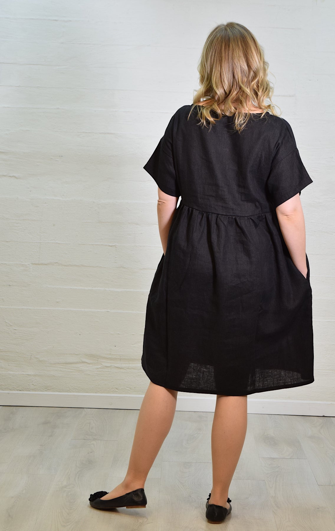 Preeria Linen Dress, black