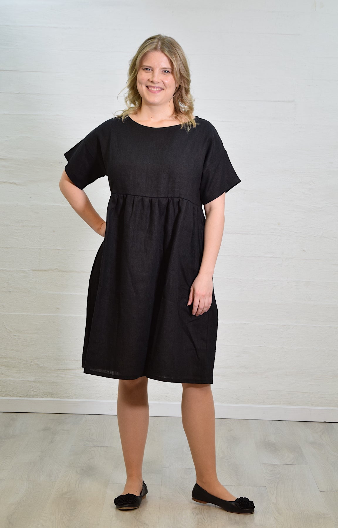 Preeria Linen Dress, black