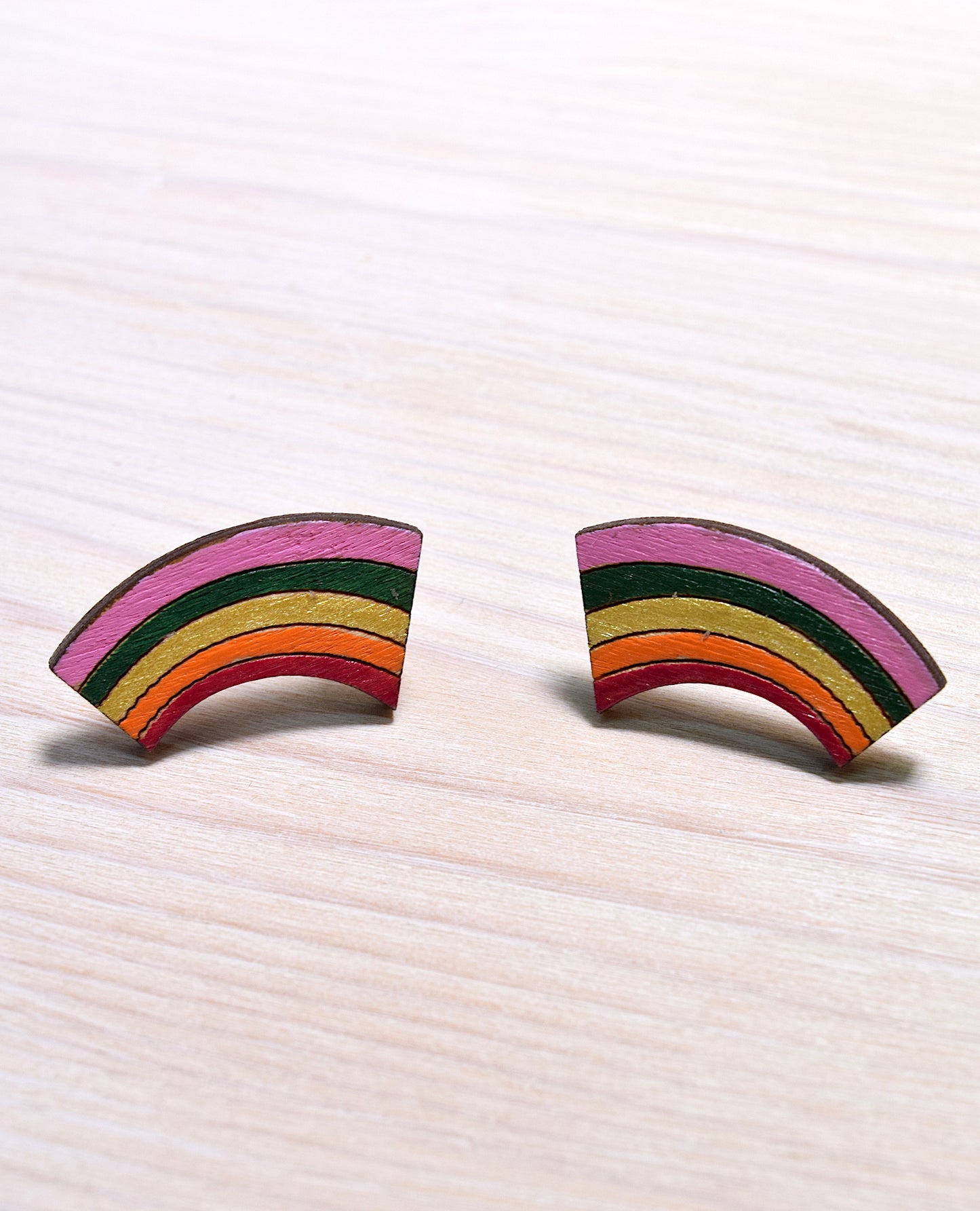 Rainbow tappikorvakorut