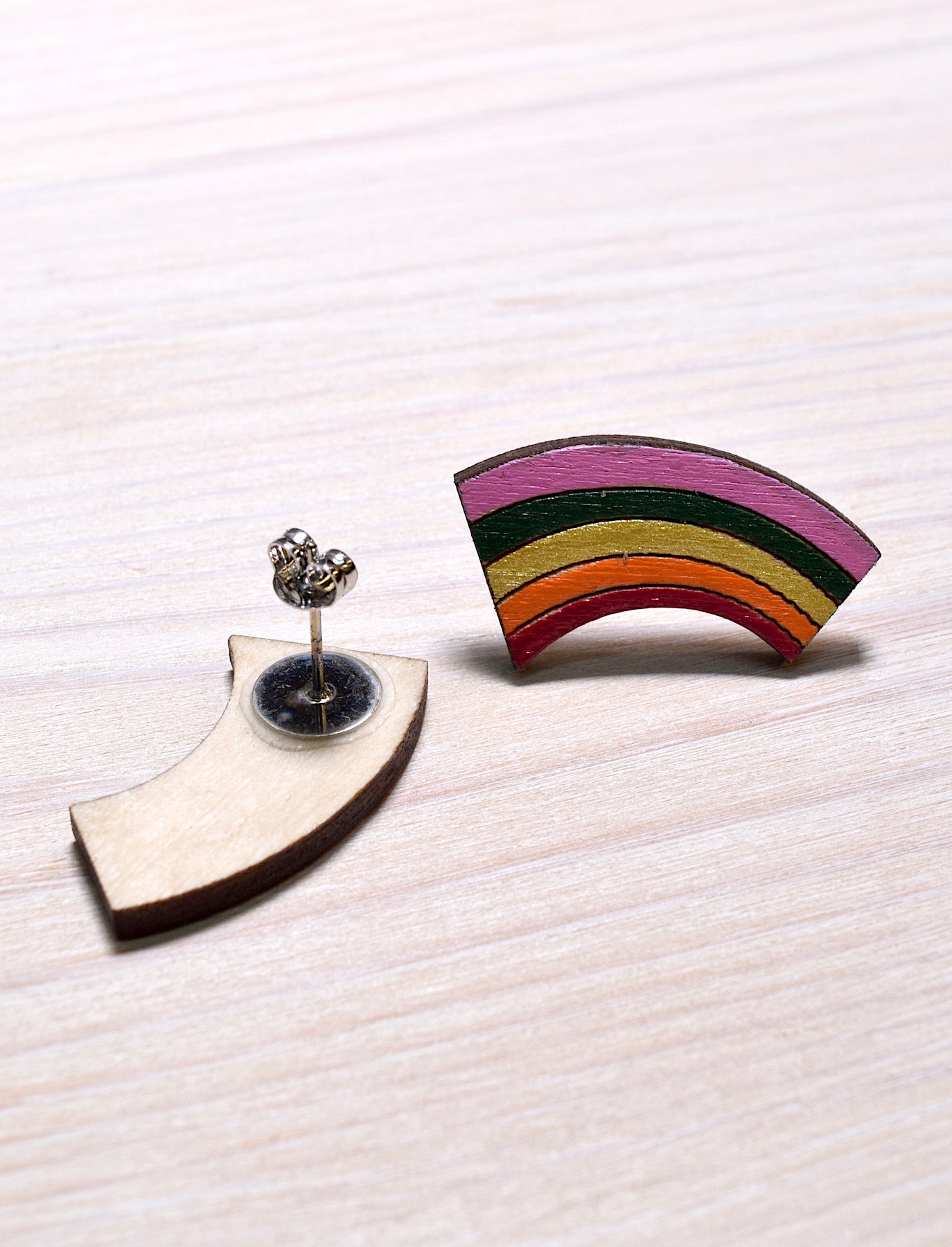 Rainbow tappikorvakorut