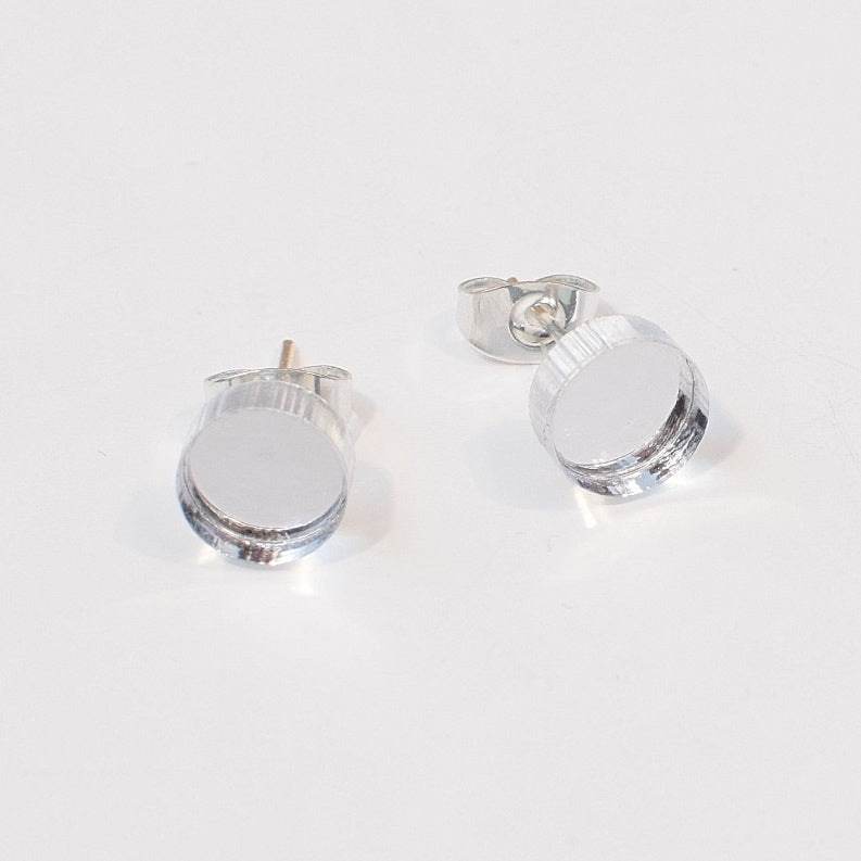 Mini Basic Shape Stud Örhänge Silver Spegel