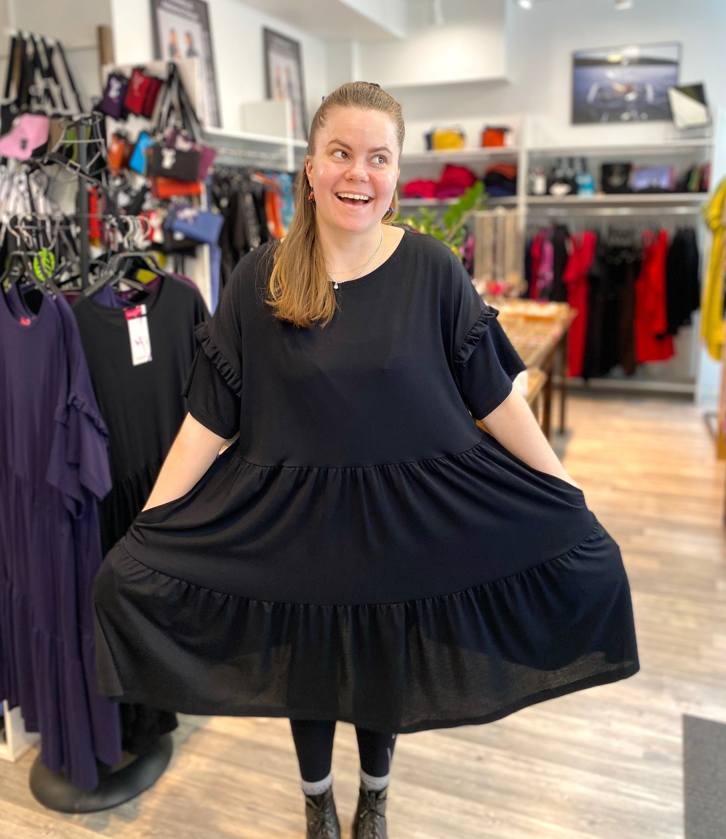 Alina Mekko, Musta
