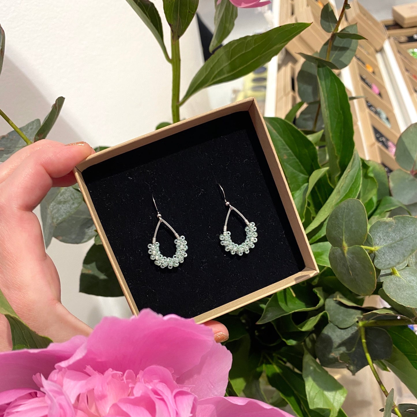 Mini Glas Drops Örhängen ljusgröna