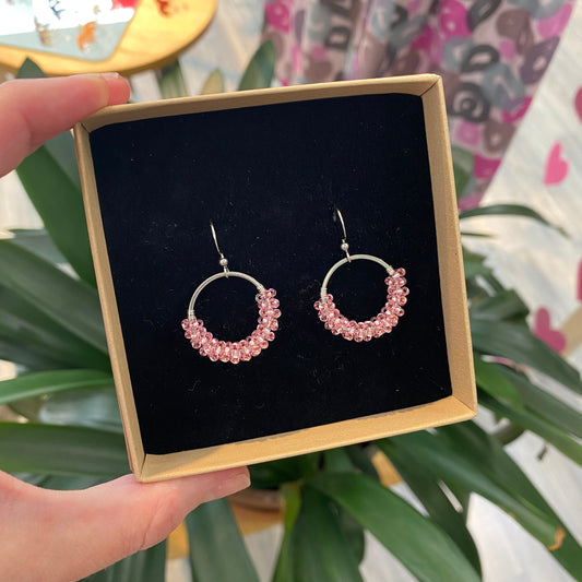 Mini örhängen i glas Cirkel Rosa