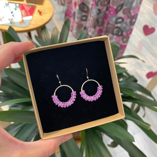 Mini örhängen i glas Cirkel Lila