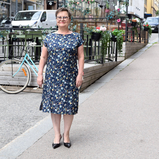 Liisa mekko, kesäheinä