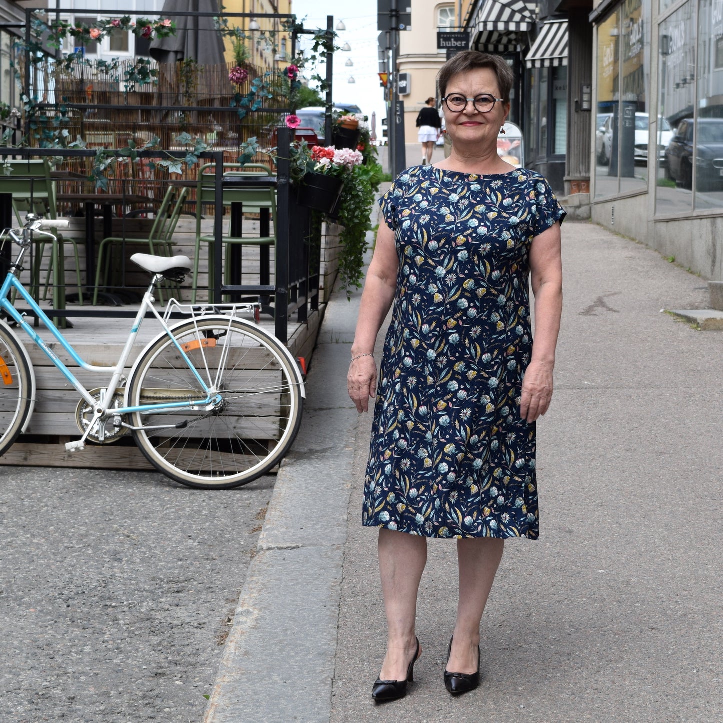 Liisa mekko, kesäheinä