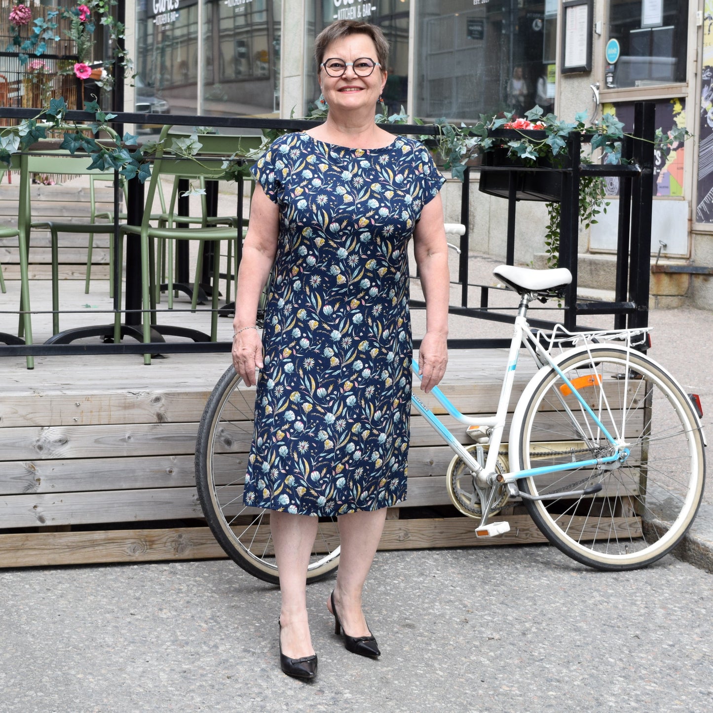 Liisa mekko, kesäheinä