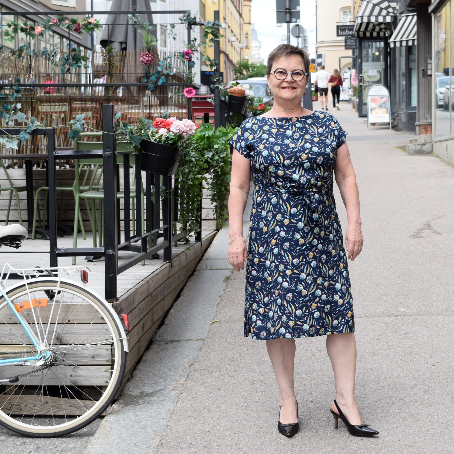 Liisa mekko, kesäheinä