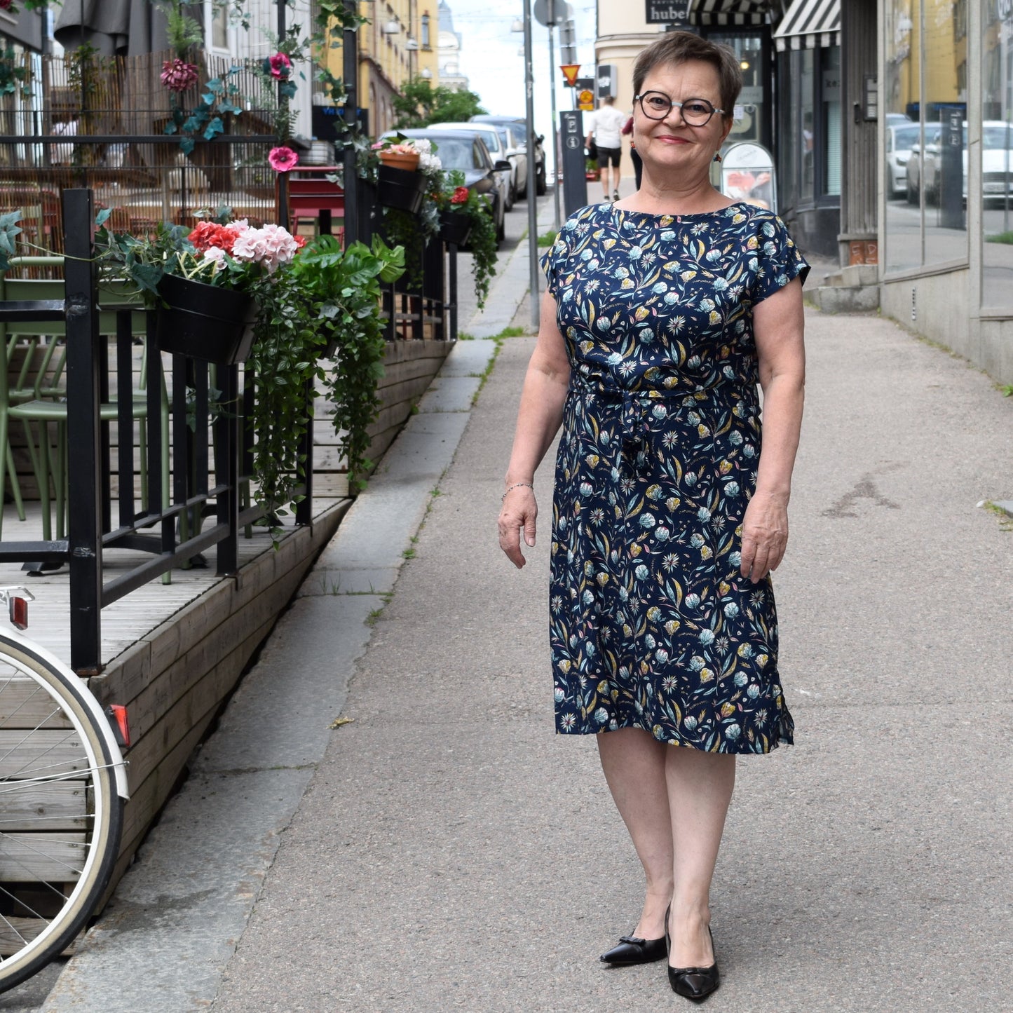 Liisa mekko, kesäheinä