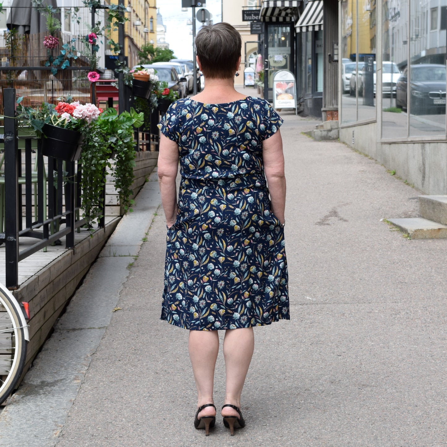 Liisa mekko, kesäheinä