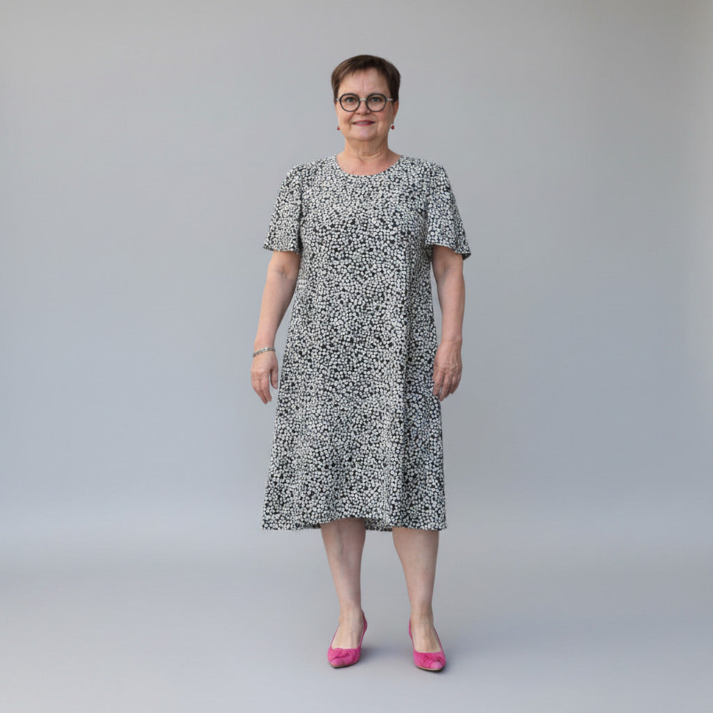 Roosa mekko mustavalkoinen