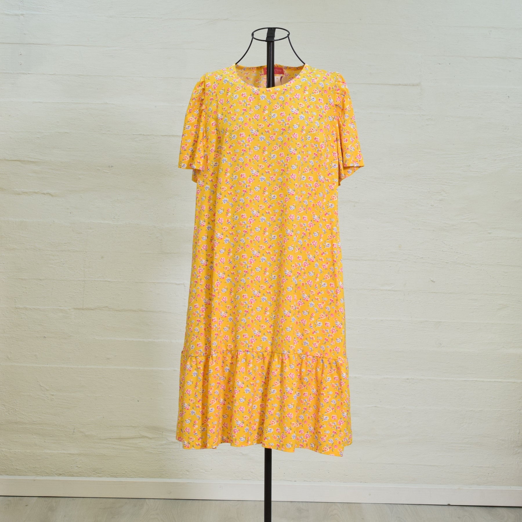 Aleksiina Design Kara mekko keltainen