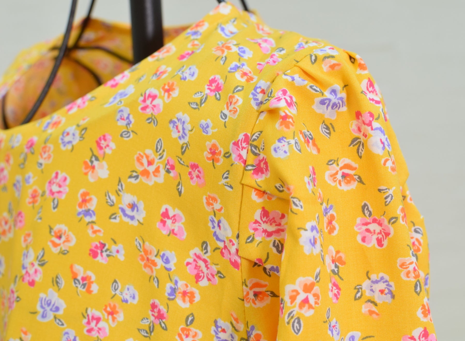 Aleksiina Design Kara mekko keltainen