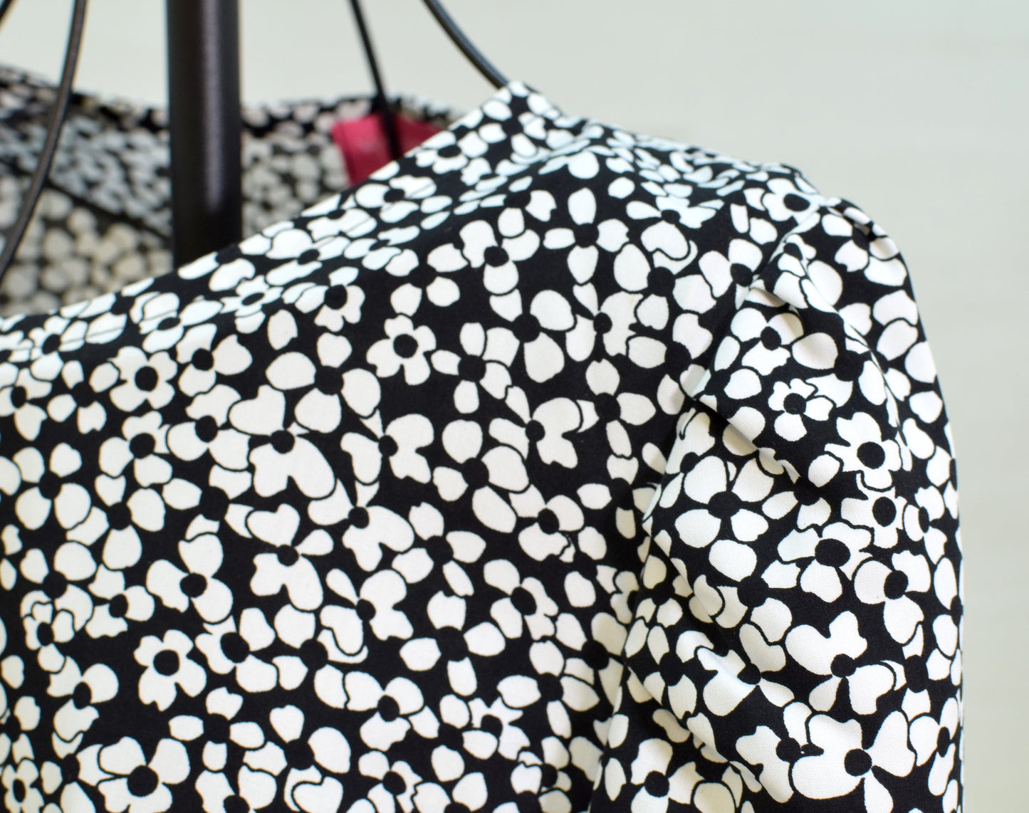 Aleksiina Design Kara mekko mustavalkoinen