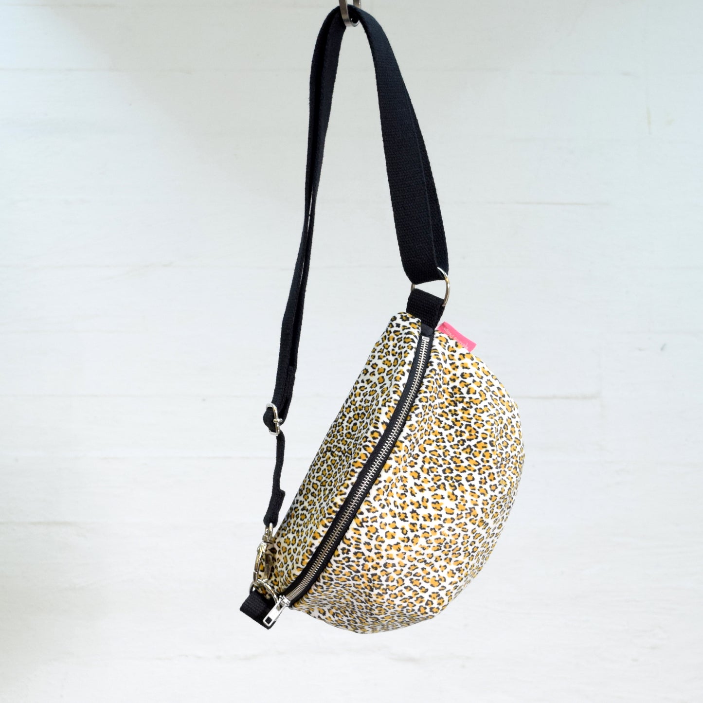 Aleksiina Design Olga Crossbody laukku, leopardi