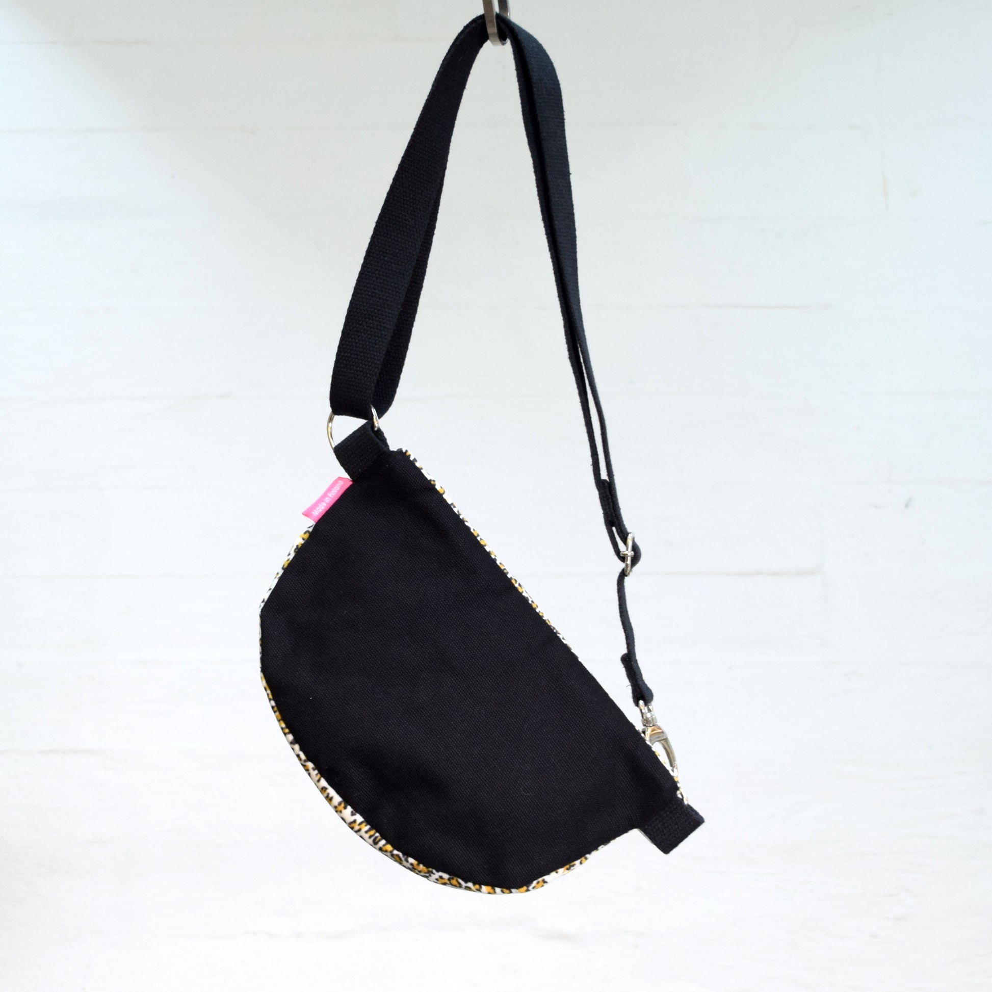 Aleksiina Design Olga Crossbody laukku, leopardi takaa