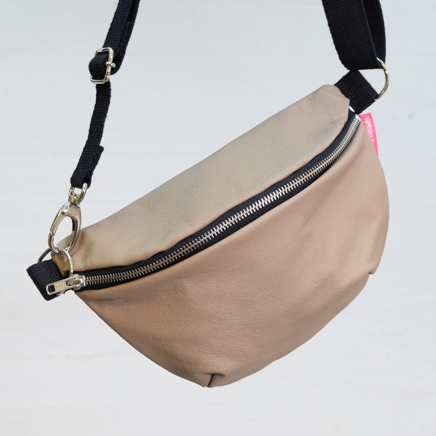 Aleksiina Design Olga crossbody -laukku nahkaa beige