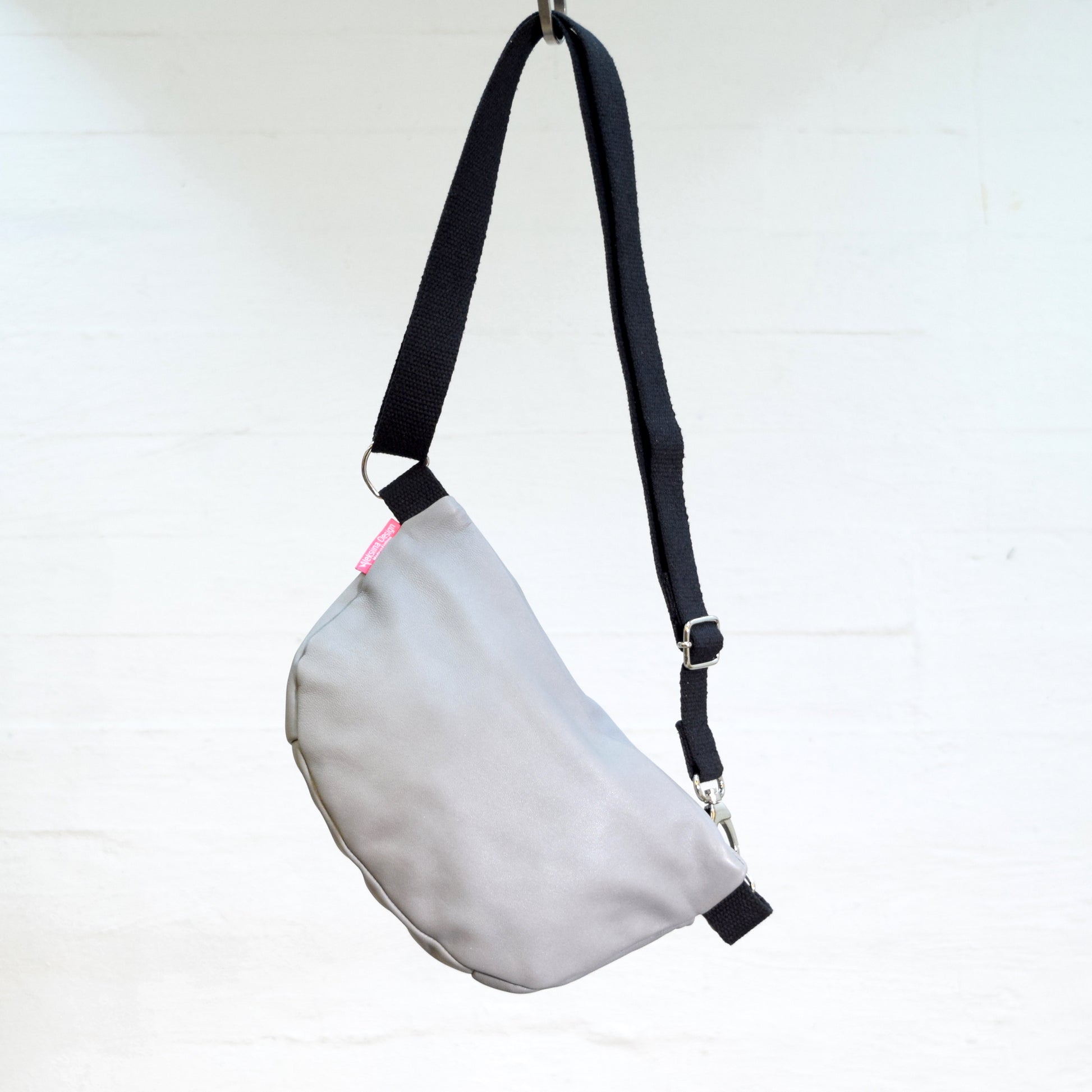 Aleksiina Design Olga crossbody -laukku nahkaa harmaa