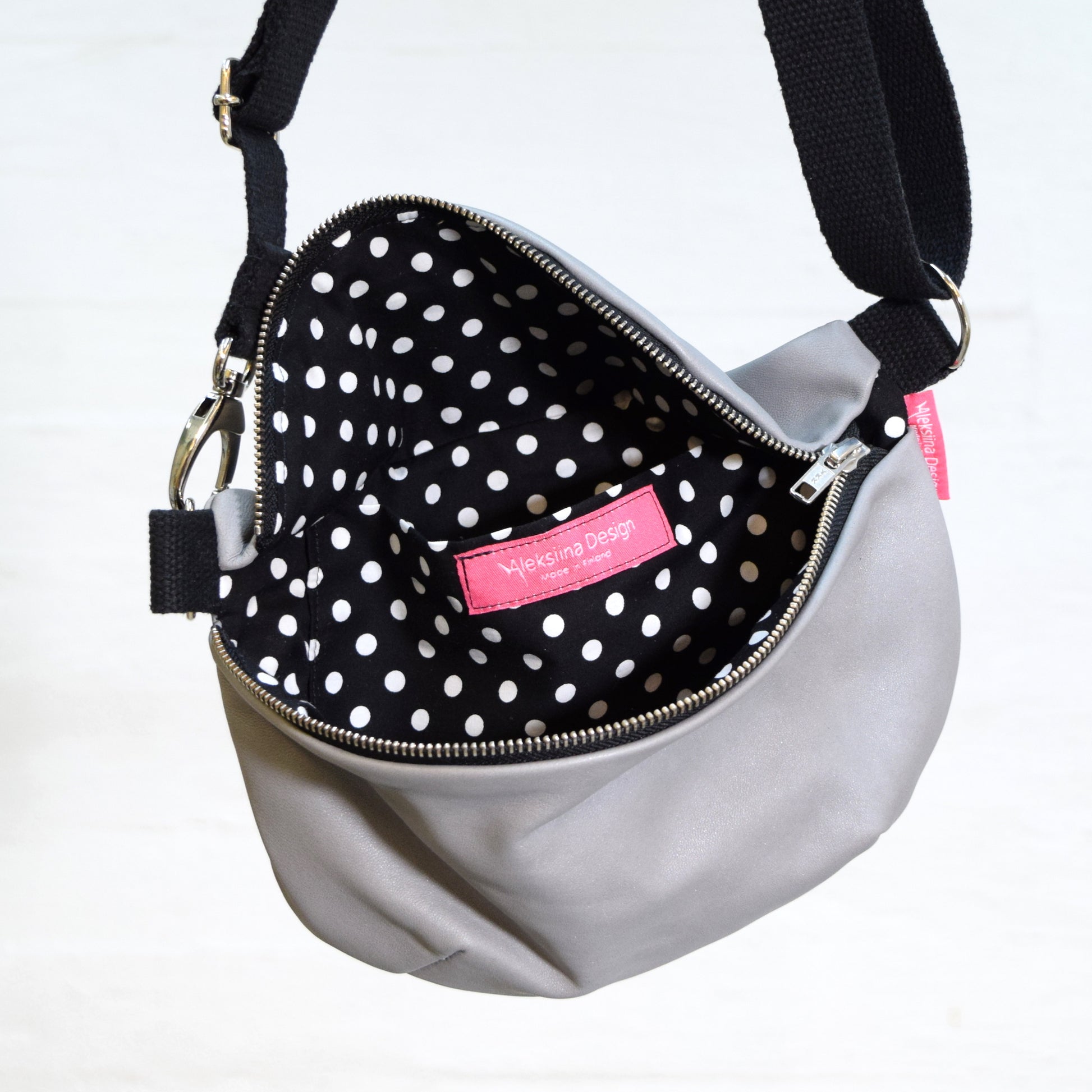 Aleksiina Design Olga crossbody -laukku nahkaa harmaa