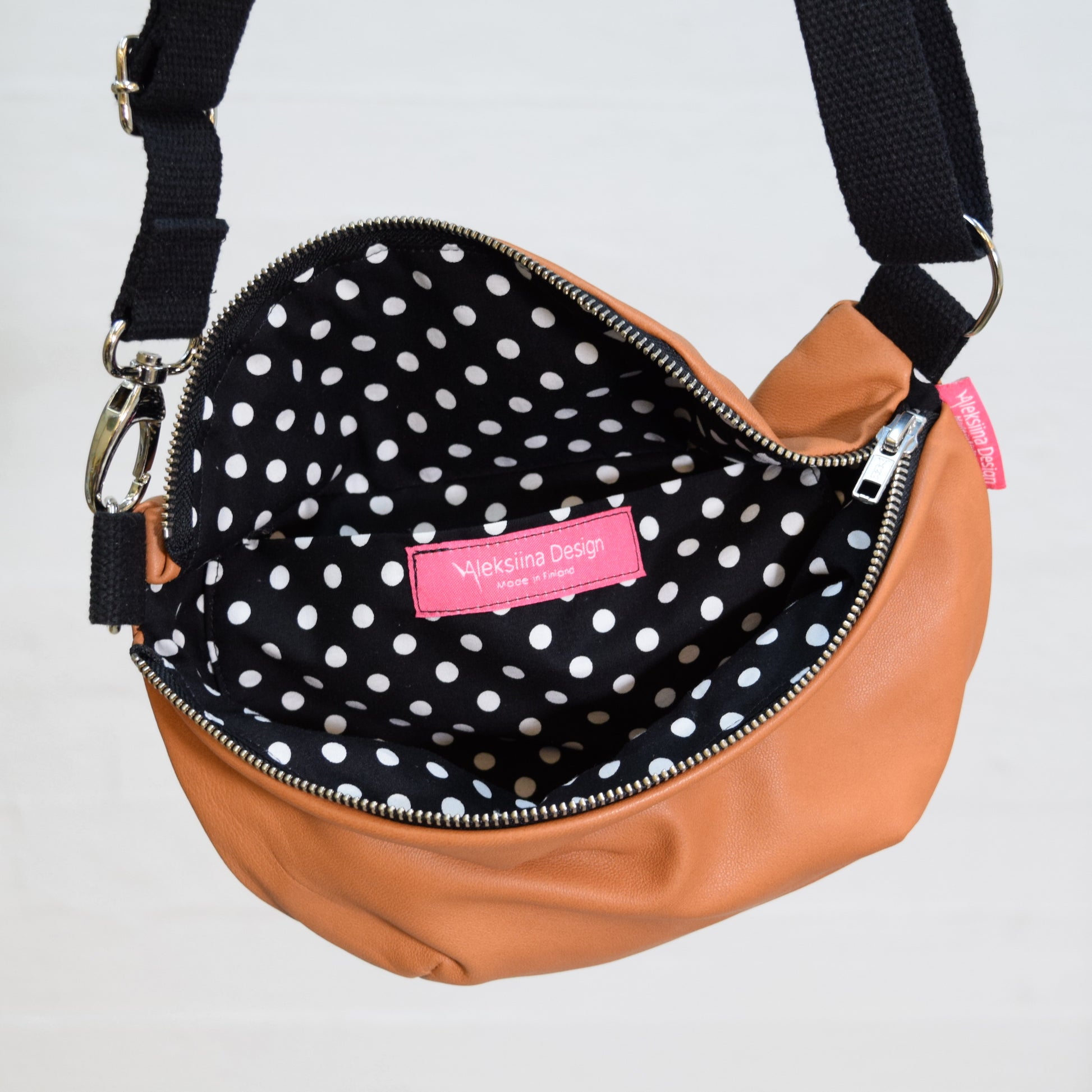 Aleksiina Design Olga crossbody -laukku nahkaa konjakin ruskea