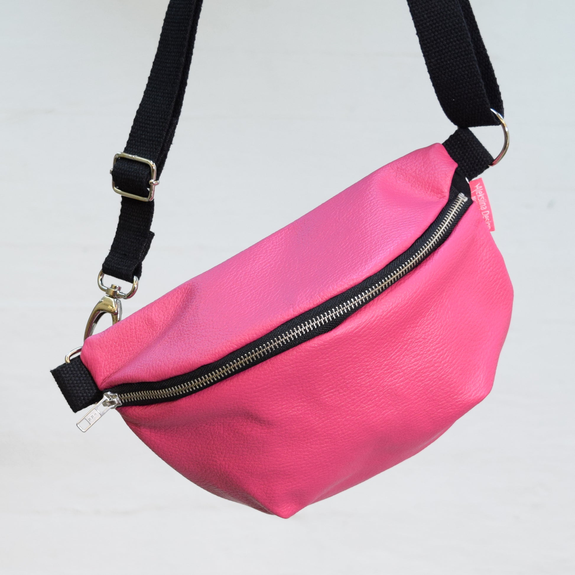 Aleksiina Design Olga crossbody -laukku nahkaa pinkki