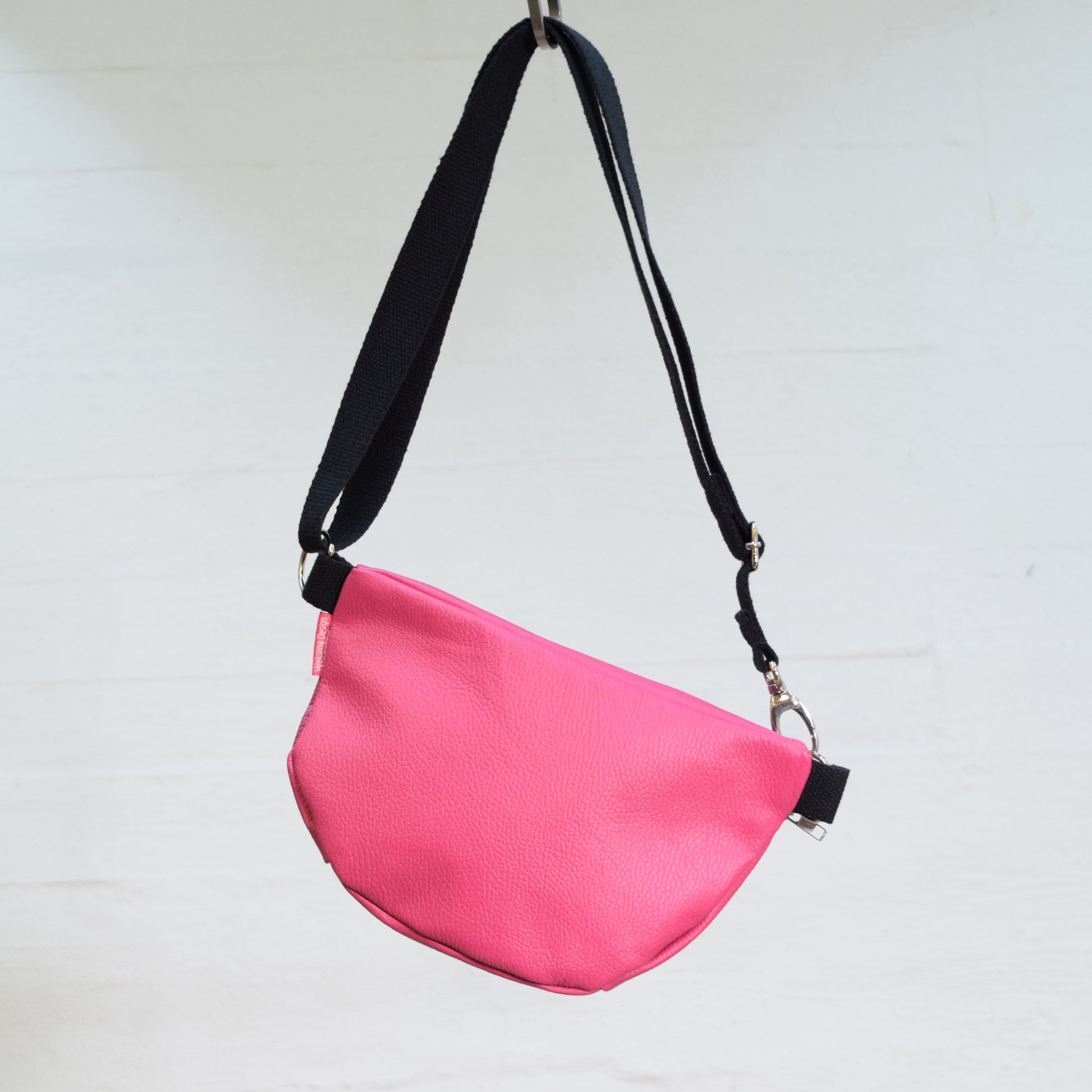 Aleksiina Design Olga crossbody -laukku nahkaa pinkki takaa