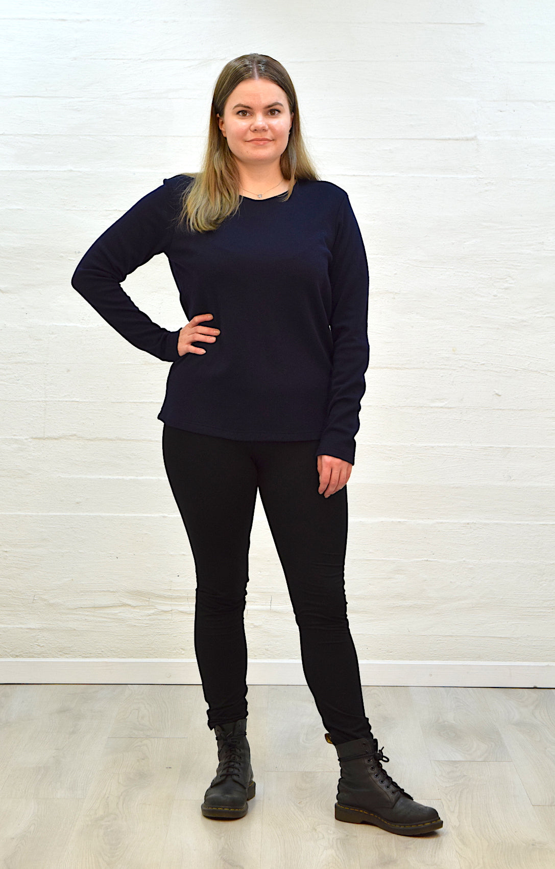 Aleksiina Design villapaita merino, tummansininen