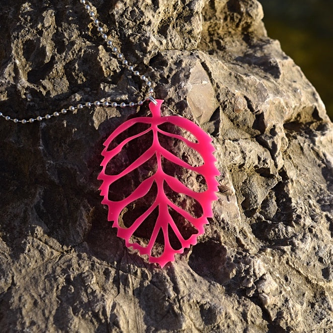 Aleksiina Design Lehti kaulakoru pinkki