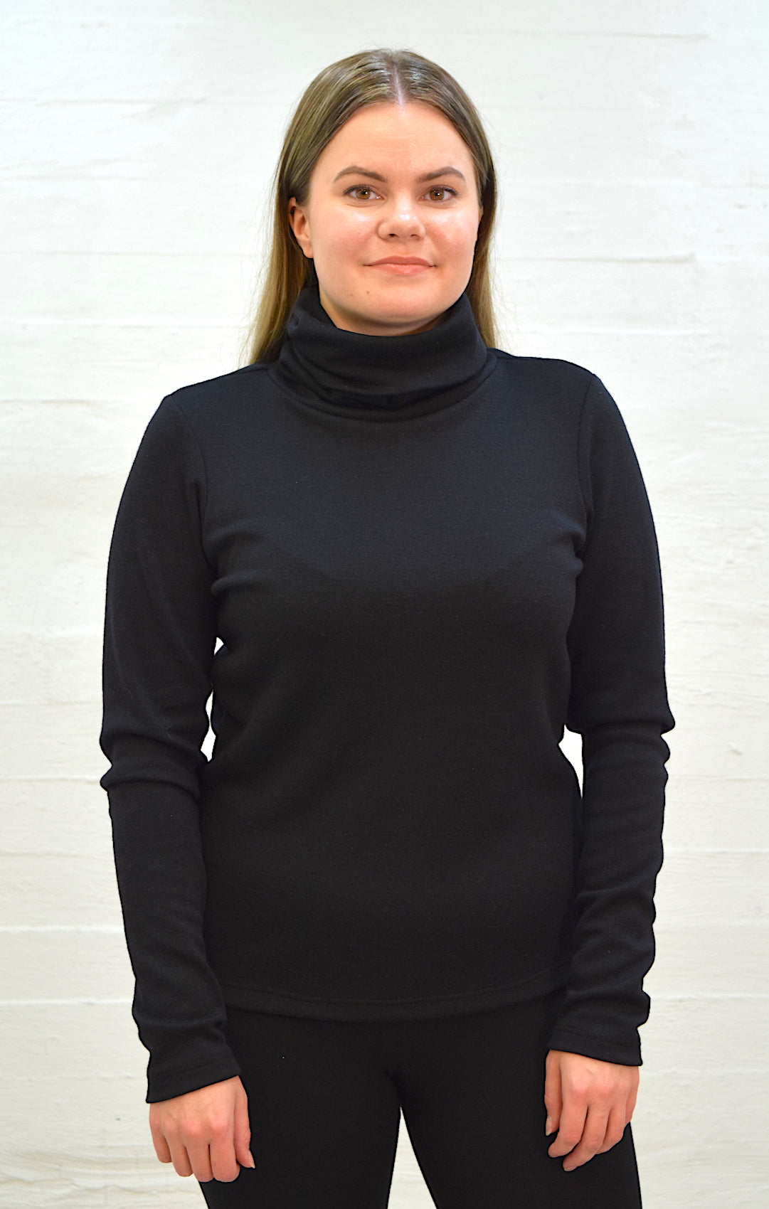Aleksiina Design / Riiminka Poolo villapaita merino, musta