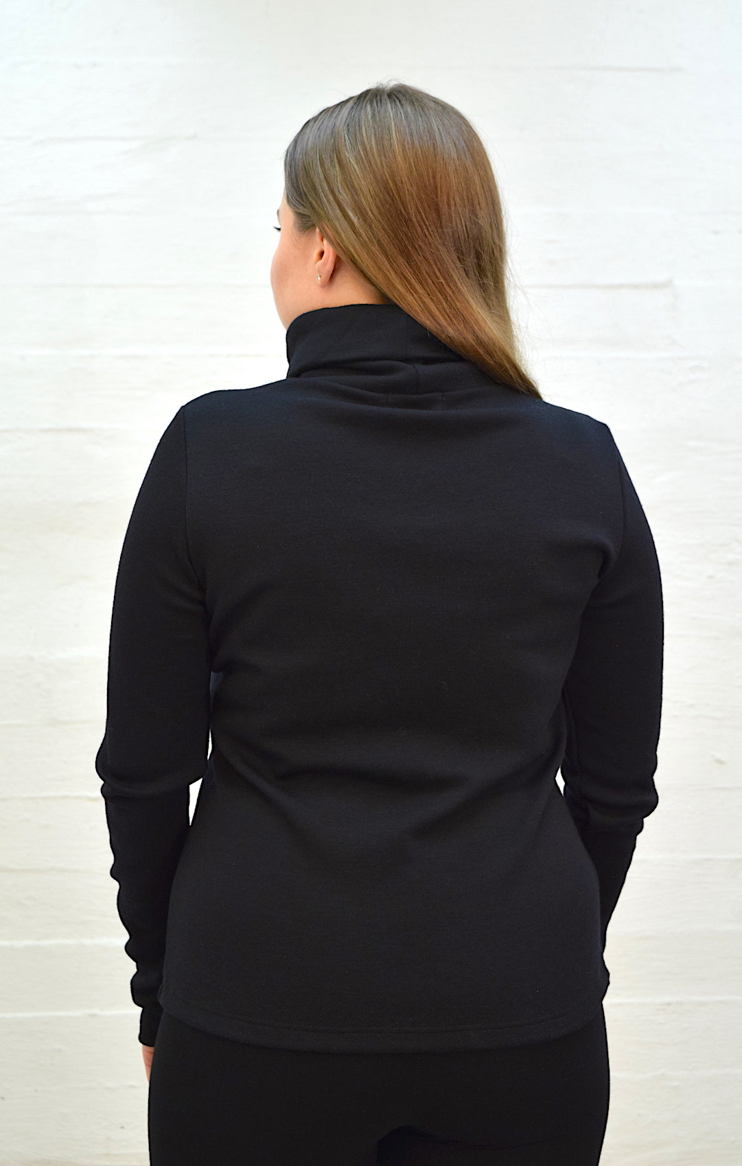 Aleksiina Design / Riiminka Poolo villapaita merino, musta