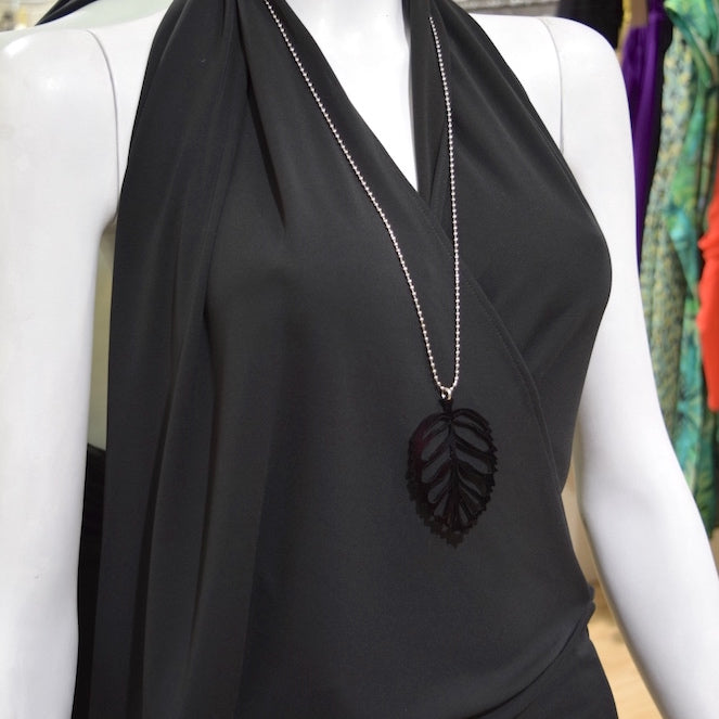 Aleksiina Design Lehtiriipus musta