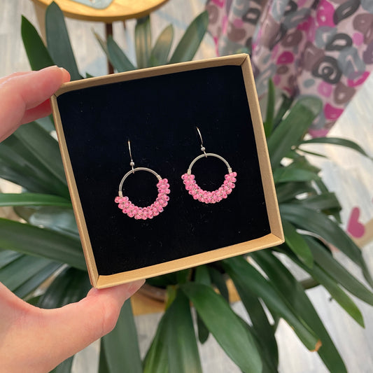 Mini örhängen i glas Cirkel Rosa
