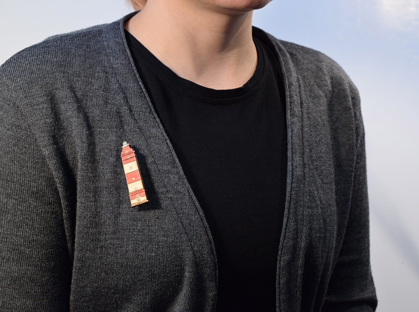 Aleksiina Design Majakka Isokari Rintakoru